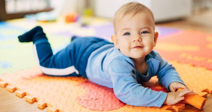 tapis d'éveil Montessori bébé